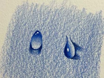 彩铅画水珠方法手绘素材#彩铅入门#彩铅手绘 #水珠画法#少儿美术 #美术培训班 教你画彩铅画,从零开始,寒假了,小孩在家闲着,不如跟我一起学画画,短视频时长有限,视频剪辑加速了,想要原时长的详细教程,可在评论区留言。