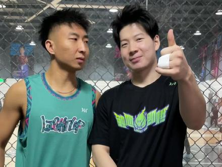 两个人的活,一个人干,@刘守元🔱 说错了不怪我啊…比赛时间是15:30,兄弟们冲!@触地即燃 #触地即燃 @野球帝 #野球帝courtman #chasethemoment #2022触地即燃总决赛开赛