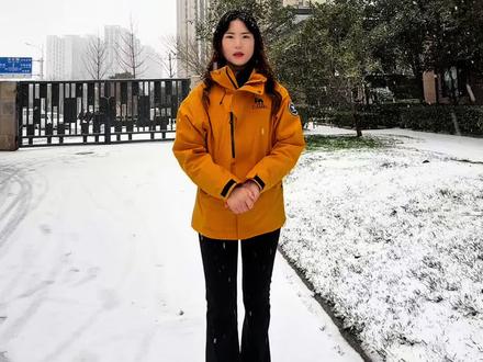 雪漫郑州!2025·12·12郑州初雪落,全程裹白太治愈,郑州冬日浪漫上线啦❄️#你的城市下雪了吗 #郑州初雪 #原创视频 #创作人计划 #带你看雪景