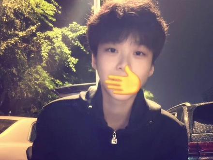 卡卡卡…卡住了?#少年感#短发女生#跳手势舞就要用手势舞特效