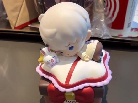 深空联名肯德基沈星回的玩具两种玩法
好可爱啊小回
#吃谷 #沈星回 #恋与深空 #玩具 #吃谷日常