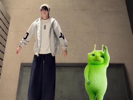 和新搭档再合作一舞#外星小绿 #外星小猫 @格鲁特尔