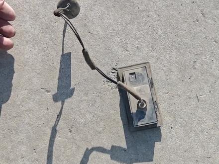 荣威RX5后备箱开关更换