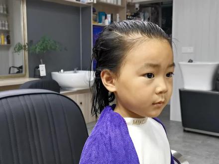 在家给女儿剪短发头教程!bobo剪发教程!#发型 #美发教学 #波波头教程 #在家剪发教学