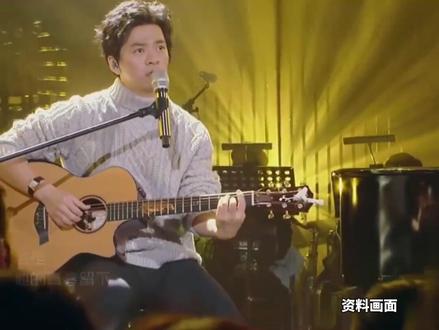 #李健 想翻唱#许飞 创作的《父亲写的散文诗》,连续三天发短信申请授权,“创作人应该得到尊重”。