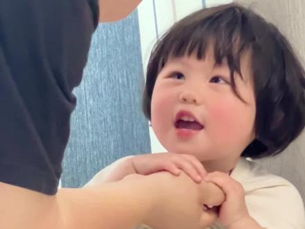 妈妈没要看帅哥!#瑶一瑶小肉包#零食很忙品牌代言人张艺兴 #零食很忙