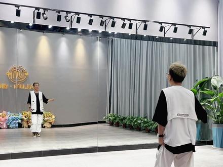 原创新舞#野 背面音乐演示,#原创编舞 一个不同风格的舞蹈,不知道有没有让你们失望@抖音小助手