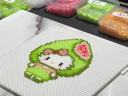 无孔视频教程来啦(第一次拍拍不好见谅哦宝宝们)#手工爱好者 #拼豆 #强烈推荐 #做手工我是认真的 #拼豆教程
每个博主熨豆方法都不同 不要代入任何一个博主哦🙅♀️