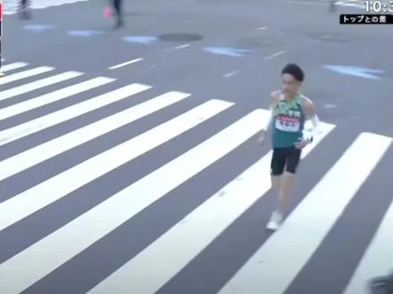 三连冠🥇达成!!!#2026箱根驿传 青山学院一枝独秀 10:37:34创造新的赛会记录 无人能敌 太燃了@DOU+上热门 #田径##运动员