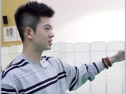 羽毛球的正手发球姿势🏸你的动作对吗
#羽毛球教学 #一起来打羽毛球吧 #周末羽毛球