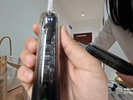 土包子开箱徕芬i2之验货vlog #Insta360影石 #开箱视频 #vlog十亿流量扶持计划 第一次买#徕芬 不是吹风机,是刚刚发布的新品牙刷i2#徕芬扫振电动牙刷 确实拒绝不了透明机身,所以果断下单了。目前刷了一次,挺好用,可能全触屏的还得再适应一下。