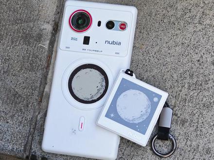 情绪价值这一块,努比亚Z80 Ultra电子墨水屏手机壳体验 #努比亚Z80Ultra #手机壳 #情绪价值