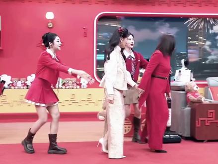 “天南地北归你 你归我.”#秦海璐刘涛#神仙闺蜜 #春晚
