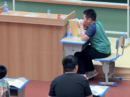 都别管了!这个我必须参加!到时候和你们一决高下,你们都想吃啥,评论区告诉我#偷吃大赛#蕾悦 #大数据推荐给有需要的人 #上课吃东西 #学生时代