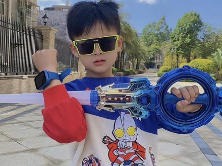 赛罗光剑消灭病毒母体 #奥特曼小剧场#光剑#奥特曼#亲子互动#玩具光剑