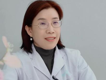 甲流发病初期有何症状?张医生提醒您,有出现嗓子干痒、鼻塞等症状的不一定就是甲流#甲流 #门诊日常 #发烧 #甲流感来袭