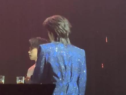 云熠澳门演唱会-3.2
刚有姐妹问我今天为啥不传歌曲 ,我说今天糖太多了 咱不听歌了 ,然后立刻打脸了
啊啊啊啊啊,男菩萨这么大方 ,咱必须看着野蔷薇听啊
#云旗 #郝熠然
@云旗Yunqi @郝熠然