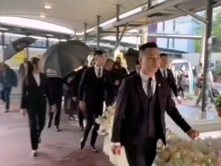 尘归尘,土归土,回归大自然才是最好的
