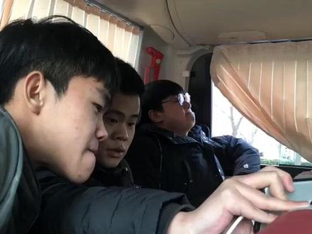 叶晓明和周小坤两个小结巴 说话都挂不上档#qq飞车端游