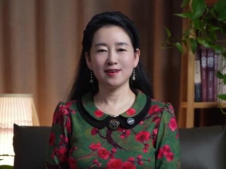 与潇洒富裕的袁枚相比,曹雪芹后来的人生受尽悲凉,不仅《红楼梦》原稿遗失了后四十回,还被朝廷列为禁书,一直处在被权力打压的边缘。世事无常,人生如梦,《红楼梦》之所以充满了无穷的魅力,恐怕也是揭示了芸芸众生那数不尽的不甘、道不清的遗憾吧。#红楼梦 #曹雪芹 #毛姆 #北京 #清朝 @央视国家记忆 @中国国家地理 @北京时间 @浙江卫视 @浙江日报