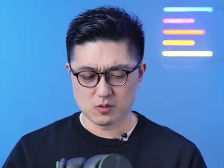 如今适配次时代主机的电竞耳机,从几百元到上千元层出不穷,各种功能卖点也是五花八门,我们帮你测试了几款。#游戏耳机 #电竞耳机 #耳机 #数码科技 #PS5 #XBOX #游戏主机