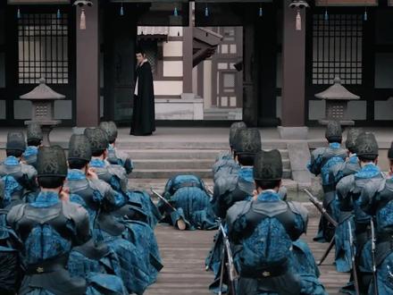 以为又是爱而不得男二,结果是有情人终成兄妹,为啥说《逍遥》中秉烛的人设在内娱少之又少,他不爱钱财、不是感情工具,一心只想为妹弑妖,甚至从底层而来,坐到高位,并没有丢失自己的底线和良心!#侯明昊 #谭松韵 #汪铎 #逍遥 #影娱乐漫谈编辑部