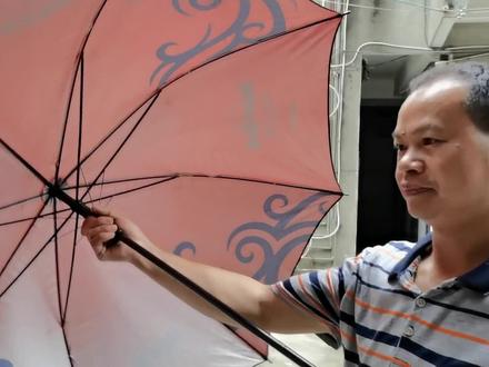 雨伞铁线断了怎么办,找三哥修理就对了,全程干货一定看完哦 #雨伞修理 #手艺人的日常 #生活vlog