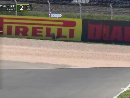 极致热爱!极致性能! 恭喜张雪820rr拿下wsbk分站冠军,国产摩托站在世界顶级赛场的领奖台,真正做到了“公升以下我无敌,公升以上一换一”#张雪机车 #820rr #wsbk