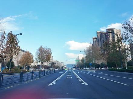 小李说路:可变车道到底怎么走? #连云港交警 #小李说路