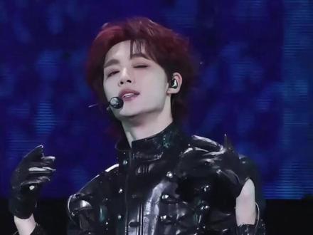 为何丁程鑫演唱会总是“全裹出镜”?一张高清照曝光,难怪这么多年只穿长袖#丁程鑫 #时代少年团 #张艺兴 #内容启发搜索 #影娱热点团