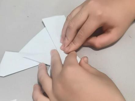 新年第一更#纸飞机 #折纸 #手工制作 #战斗机
原创歼十纸飞机教程,大家新年快乐!