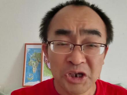 你们凭什么网暴全红婵?你们有什么资格网暴她? 全红婵才19岁,却被网暴得体无完肤!年纪轻轻就已经是两届奥运会冠军,3枚金牌。这样的民族英雄,你们也忍心网暴?为了拿更多的冠军,全红婵一天只吃一顿,饿到顶不住,就这样,你们还网暴她,有没有人性啊?#全红婵 #全红婵被网暴 #陈芋汐 #饭圈文化 #跳水
