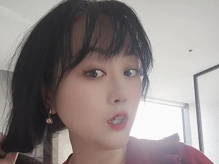 有姐妹老问我怎么看实时金价,一个小技巧教会你,视频显示的价格是周五的价格,周末国内不更新,非今日最新价#理财 #黄金 #金价 #积存金