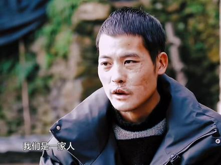 老六荒野,刀疤哥深度访谈,首次回应网暴,刀疤哥做为一个重情义的人,在流量和金钱面前,毅然选择了亲情!#上热搜 #热点 #户外 #刀疤哥 #影视剪辑 @荒野刀疤哥 @老六荒野 @老六荒野(直播号) @老六荒野七星山·骆驼杯 @老六荒野院长(张家界七星山骆驼杯) @贵州文旅