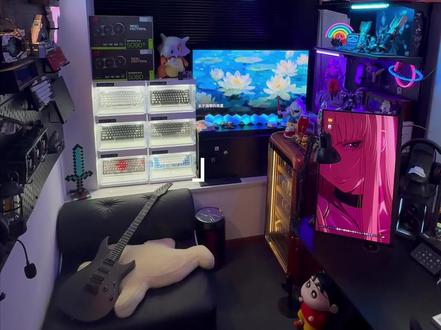 电竞房搭建我有话要说 真正有氛围的电竞房不是所谓的标准化全屋定制,而是你自己买你喜欢的东西一步步搭建起来。电竞房把全屋定制舍弃,直接花在应该花德地方才对#装修 #电竞房 #分享自己的电竞房 #大眼橙投影仪 #大眼橙c3d