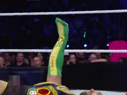 谁再跟你说WWE是演的,就把这个视频给他看! #wwe #摔角