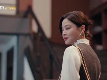 到底哪里不对呢#辛芷蕾 #女神蒙上眼 #郑希怡