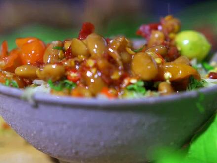 拌岩姜,好吃不上火,还能当药。 #原生德宏 #旅行 #德宏 @抖音小助手