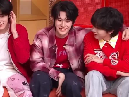 表~弟~~哈哈哈哈 啊哈哈哈哈#时代少年团 #宋亚轩 #贺峻霖 #表哥