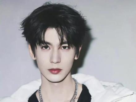 网传张凌赫凭代言截胡《跑男》常驻#娱乐八卦娱乐圈 #明星周边 #娱乐圈 #上热搜