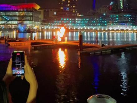 2026跨年达令港大桥下的烟花观景点~悉尼跨年烟花秀9点场已经很震撼了,长达8分钟时间。#烟花秀 #悉尼 #悉尼歌剧院 #达令港烟花 #烟花