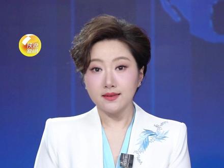 打顺风车居然打到大巴车,司机和乘客都乐了。 视频来源:@拖沓大王
