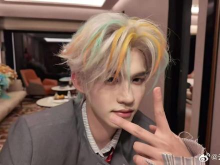 关于云旗郝熠然微博九宫格及相应歌词的分析 ~#云旗 #郝熠然 #云熠星河 #我磕的cp是真的 #微博