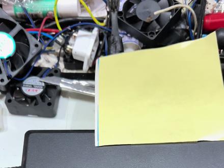 雅迪电动车石墨烯电池充电器,60V5A,不亮灯!朋友自己修过!经检测发现,由于稳压管换件不对!输出电压低,现已经完美修复!#电动车充电器维修