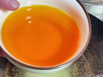 黄栀子在卤水中上色的方法和技巧!卤水店不外传的秘密#抖音美食创作人 #创作灵感 #陕西春游季