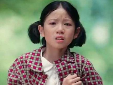 小白鞋丈夫下线小白鞋带着遗憾离开了这里,忆秦娥看着她不在这里很难过,胡三元本来是好心让小白鞋和丈夫团聚,但两小白鞋丈夫和小白鞋不能光明正大恋爱最后酿成大祸,胡三元也是好心办坏事没有想到会这样,胡三元受到批评不准再打鼓,小白鞋如果能光明正大和丈夫谈恋爱不在意别人眼光或许结果会更好,她和丈夫确实是见面了但也是见了最后一面。#影视剪辑 #精彩片段