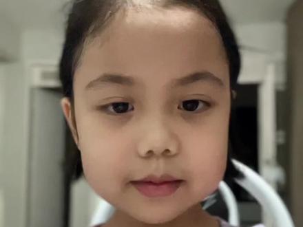 朗读课文《香港,璀璨的明珠》#每天学习一点点 #认真的样子真可爱 #练口语 #我会得到很多小心心吗 谢谢大家关注我的姐姐@Lu