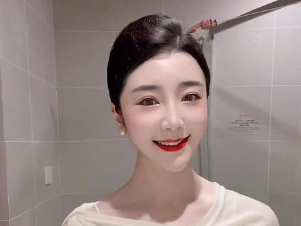 八级台风吹不到的韩系盘发教程来咯,短发的姐妹也🉑️拥有一个漂亮的空姐头#空姐 #空乘盘发 #高颅顶 #短发 #把头发扎起来