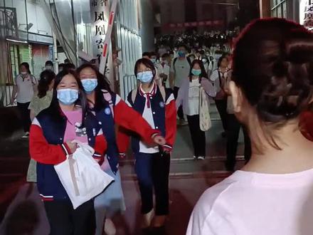 三年的陪读生活开始了,#开学季 #孩子加油 #祖国的花朵未来的栋梁 #学生时代