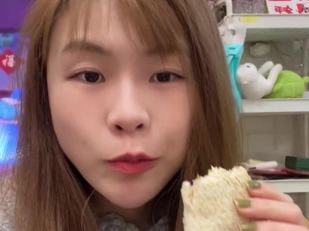 简直尴尬死了,关键还有肉色的菊花裤😟#菊花裤 到底啥场合穿的? #鲨鱼裤#抖加小助手 #穿搭